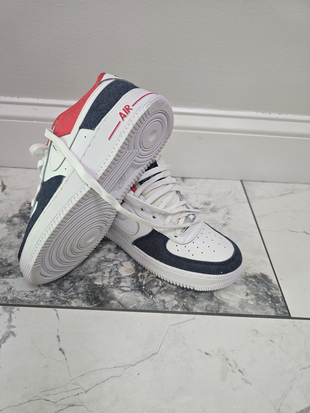 Nike Air Force 1 White, Red & Denuim Sneakers - LIKE NEW - Rare ITEM - Picture 3 of 9